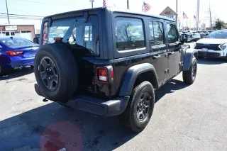 Jeep Wrangler Unlimited 2021 4x4 Freedom 4 puertas SUV