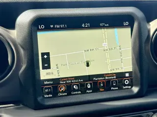 Jeep Wrangler Unlimited 2021 4x4 Sport 4 puertas SUV
