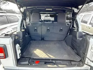 Jeep Wrangler Unlimited 2022 4x4 Sport 4 puertas SUV