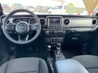 Jeep Wrangler 2023 4x4 Sport 4 puertas SUV