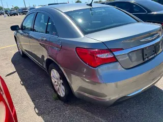 Chrysler 200 2013 Touring 4 puertas Sedan