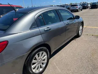 Chrysler 200 2013 Touring 4 puertas Sedan