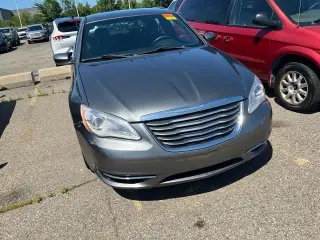 Chrysler 200 2013 Touring 4 puertas Sedan