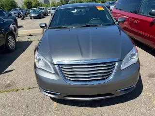Chrysler 200 2013 Touring 4 puertas Sedan