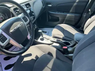 Chrysler 200 2013 Touring 4 puertas Sedan