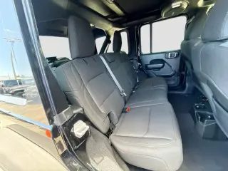 Jeep Wrangler Unlimited 2021 4x4 Freedom 4 puertas SUV