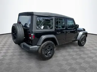 Jeep Wrangler Unlimited 2022 4x4 Sport 4 puertas SUV