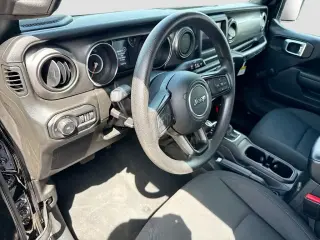 Jeep Wrangler Unlimited 2022 4x4 Sport 4 puertas SUV