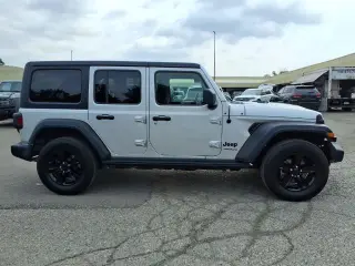 Jeep Wrangler Unlimited 2022 4x4 Sport 4 puertas SUV