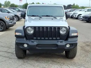 Jeep Wrangler Unlimited 2022 4x4 Sport 4 puertas SUV