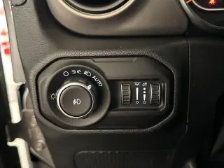 Jeep Wrangler Unlimited 2018 4x4 Sport 4 puertas SUV (lanzamiento a mitad de año)
