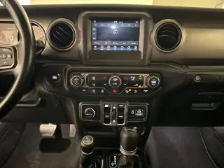 Jeep Wrangler Unlimited 2018 4x4 Sport 4 puertas SUV (lanzamiento a mitad de año)