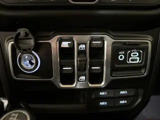 Jeep Wrangler Unlimited 2018 4x4 Sport 4 puertas SUV (lanzamiento a mitad de año)