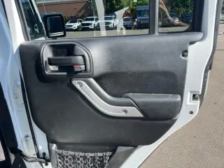 Jeep Wrangler Unlimited 2014 4x4 Sahara 4 puertas SUV