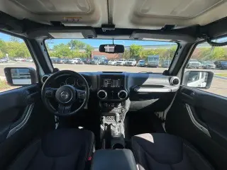 Jeep Wrangler Unlimited 2014 4x4 Sahara 4 puertas SUV