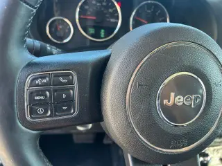 Jeep Wrangler Unlimited 2014 4x4 Sahara 4 puertas SUV
