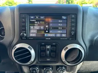 Jeep Wrangler Unlimited 2014 4x4 Sahara 4 puertas SUV