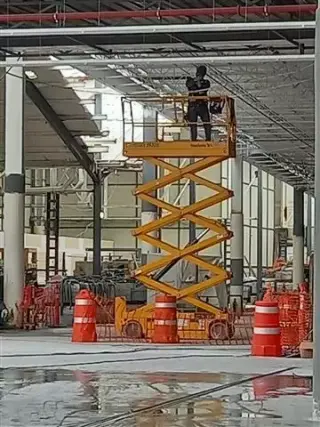 RENTA PLATAFORMAS TIJERA GENIE