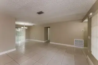 2 Bed 2 bath House in Miami