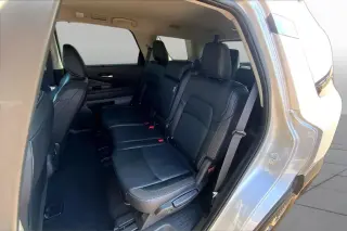 Nissan Pathfinder 2024 SL 4 puertas SUV