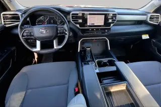Toyota Tundra 2023 4x4 SR5 4 puertas CrewMax Cab Pickup SB