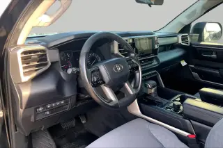 Toyota Tundra 2023 4x4 SR5 4 puertas CrewMax Cab Pickup SB