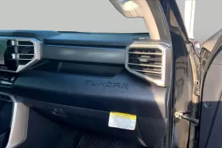 Toyota Tundra 2023 4x4 SR5 4 puertas CrewMax Cab Pickup SB
