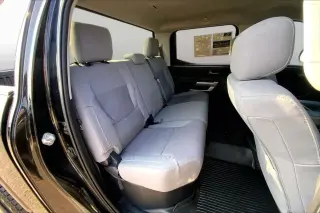 Toyota Tundra 2023 4x4 SR5 4 puertas CrewMax Cab Pickup SB
