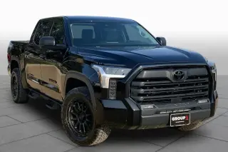 Toyota Tundra 2023 4x4 SR5 4 puertas CrewMax Cab Pickup SB