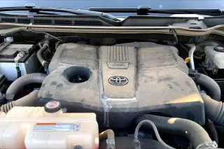 Toyota Tundra 2023 4x4 SR5 4 puertas CrewMax Cab Pickup SB