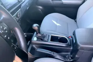 Toyota Tacoma 2021 4x2 SR5 4 puertas Doble Cabina 5.0 pies SB