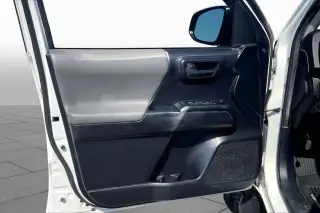 Toyota Tacoma 2021 4x2 SR5 4 puertas Doble Cabina 5.0 pies SB