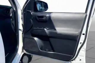 Toyota Tacoma 2021 4x2 SR5 4 puertas Doble Cabina 5.0 pies SB