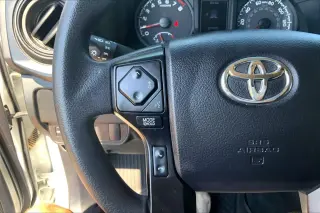 Toyota Tacoma 2021 4x2 SR5 4 puertas Doble Cabina 5.0 pies SB