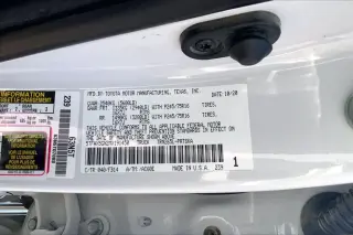 Toyota Tacoma 2021 4x2 SR5 4 puertas Doble Cabina 5.0 pies SB
