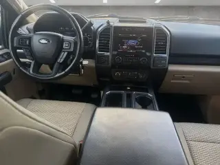 Ford F-150 2015 4x2 XLT 4 puertas SuperCrew 5.5 pies. SB