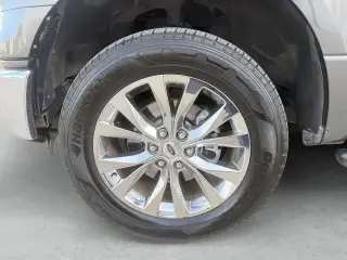 Ford F-150 2015 4x2 XLT 4 puertas SuperCrew 5.5 pies. SB