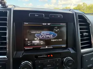 Ford F-150 2015 4x2 XLT 4 puertas SuperCrew 5.5 pies. SB