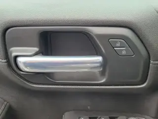 Chevrolet Silverado 1500 2020 4x2 LT 4 puertas Cabina Crew 5.8 ft. SB