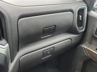 Chevrolet Silverado 1500 2020 4x2 LT 4 puertas Cabina Crew 5.8 ft. SB