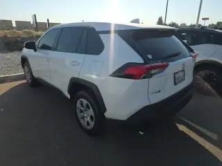 Toyota RAV4 2024 AWD LE 4 puertas SUV