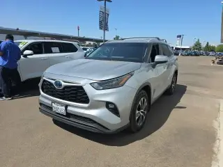 Toyota Highlander Híbrido 2023 AWD XLE 4 puertas SUV