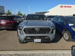 Toyota Tacoma 2024 4x4 Limited 4 puertas Doble Cabina 5.0 ft SB