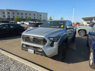 Toyota Tacoma 2024 4x4 Limited 4 puertas Doble Cabina 5.0 ft SB