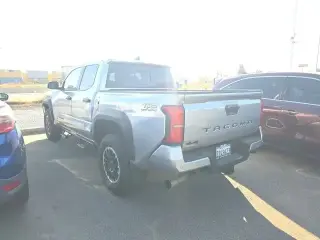 Toyota Tacoma 2024 4x4 Limited 4 puertas Doble Cabina 5.0 ft SB