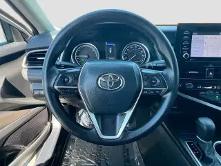 Toyota Camry Híbrido 2023 LE 4 puertas Sedan
