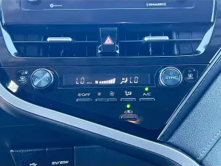 Toyota Camry Híbrido 2023 LE 4 puertas Sedan