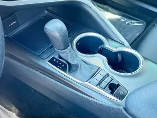 Toyota Camry Híbrido 2023 LE 4 puertas Sedan