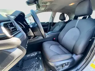 Toyota Camry Híbrido 2023 LE 4 puertas Sedan