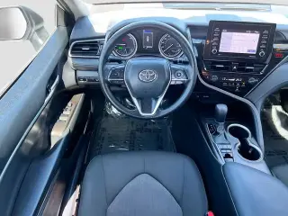 Toyota Camry Híbrido 2023 LE 4 puertas Sedan